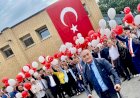 251 Kırmızı Beyaz balon gökyüzüne bırakıldı