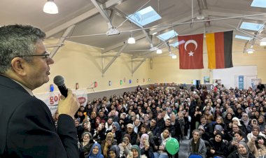 Camii inşaatı yararına konferans