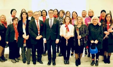 Düsseldorf'ta Kadınlar Günü, görkemli kutlandı