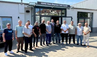 NRW’de Yerel Seçim ve Uyum Meclisi Seçimi Heyecanı: Türk Kökenli Adaylar Sahada