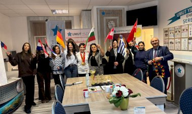 “SAVAŞLAR DURSUN, BARIŞA VE HUZURA YÜRÜYELİM”