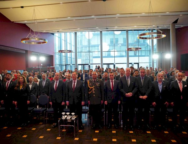 Berlin’de “Zaferin Adı Türkiye” Paneli Düzenlendi