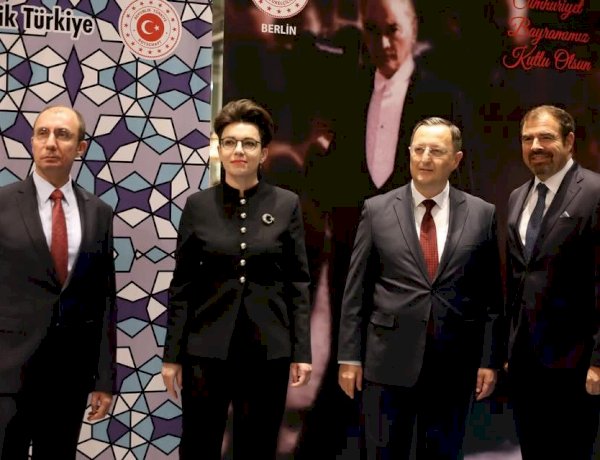 Türkiye Cumhuriyeti 102 Yaşında!