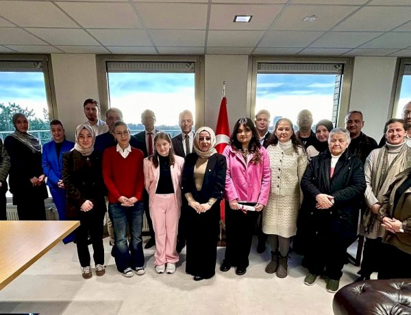 Düsseldorf Başkonsolosluğu, Abitur’u En Yüksek Notlarla Bitiren İlk 5 Türk Öğrenciyi Ödüllendirdi