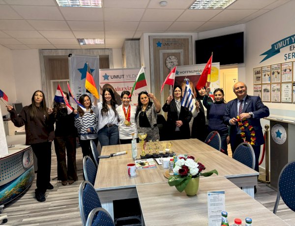 “SAVAŞLAR DURSUN, BARIŞA VE HUZURA YÜRÜYELİM”