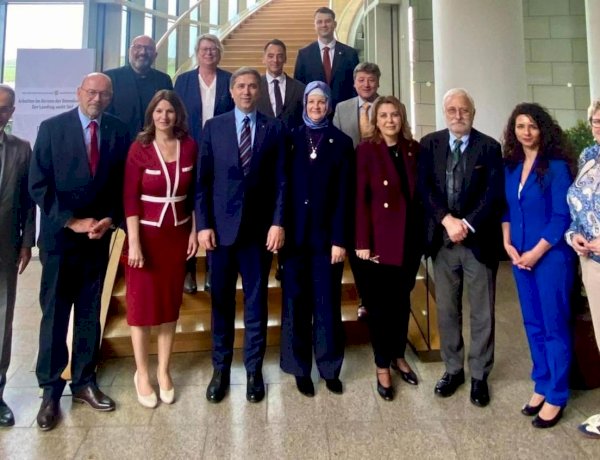 DÜSSELDORF’TA DOSTLUK BULUŞMASI: TÜRKİYE VE ALMANYA ARASINDA GÜÇLÜ MESAJLAR